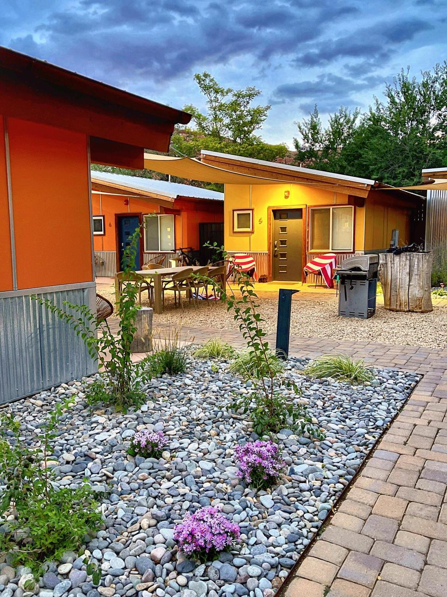 Downtown Kokopelli # 2- Newly Remodeled Stylish Studio Moab Exterior photo
